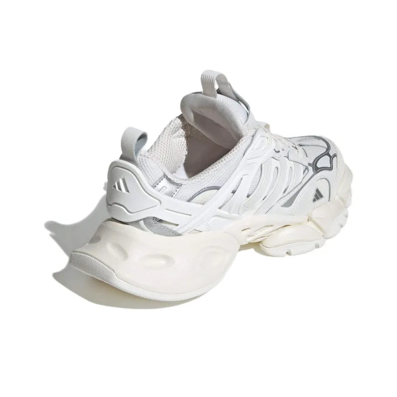 حذاء رياضي أديداس XLG Runner للنساء باللون الأبيض 606004