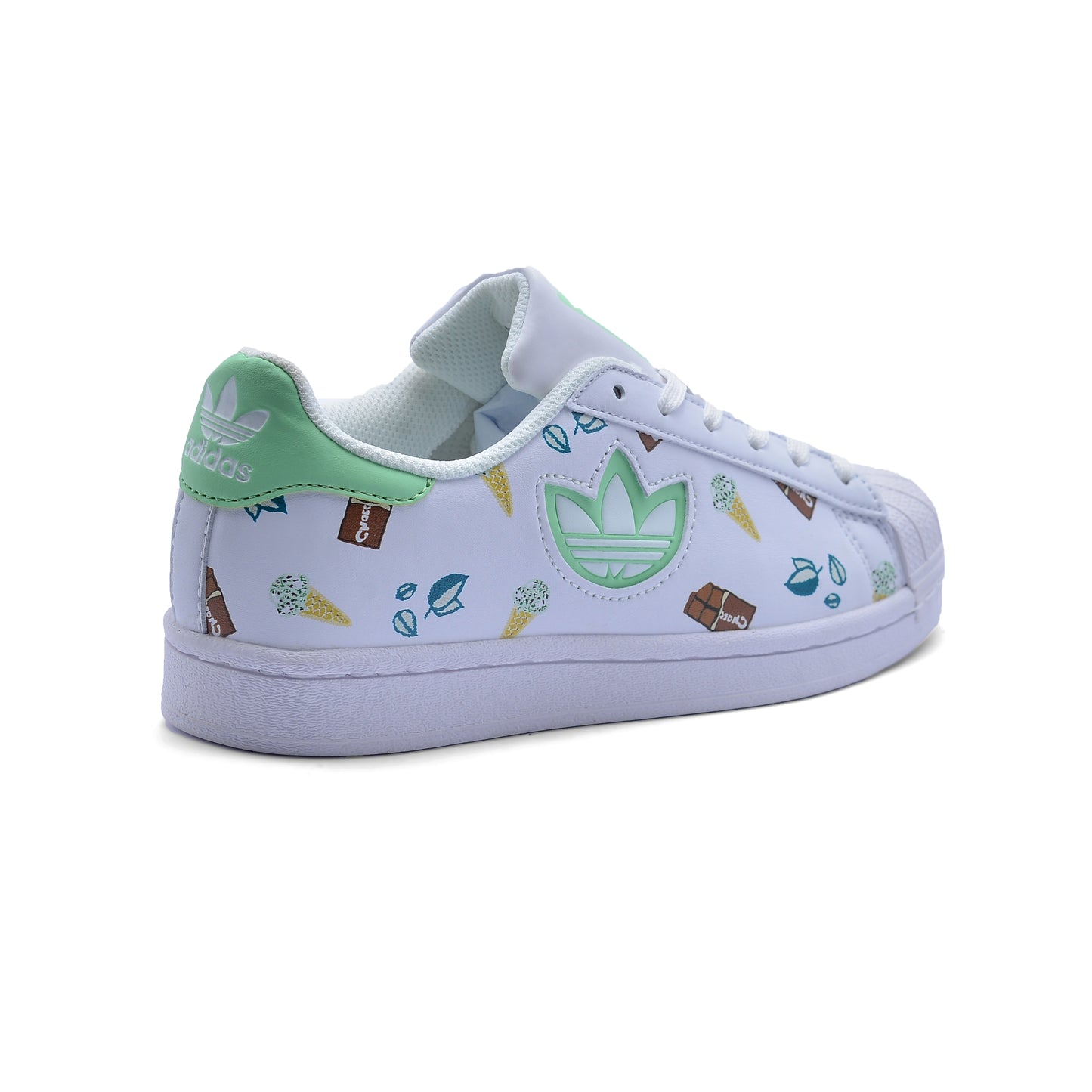 حذاء أديداس سوبر ستار للنساء HO5668 باللون الأبيض