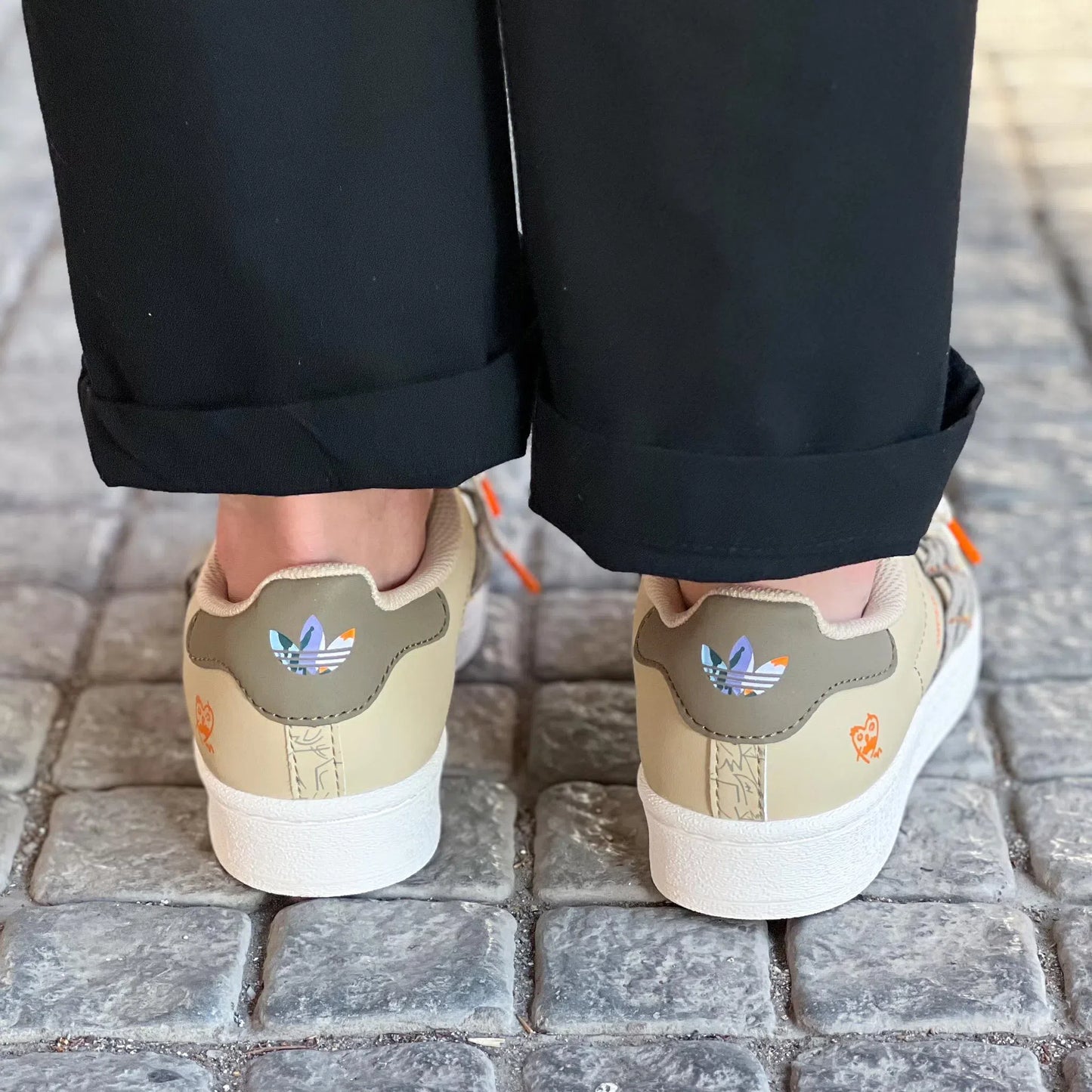 حذاء أديداس سوبر ستار للنساء HQ6450 بيج