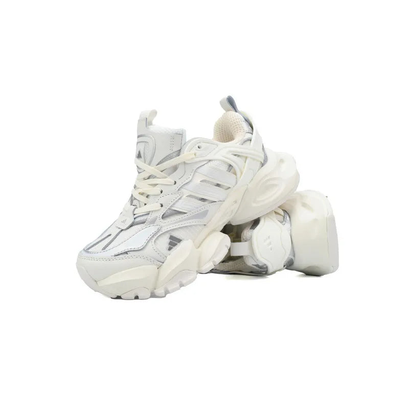 حذاء رياضي أديداس XLG Runner للنساء باللون الأبيض 606004