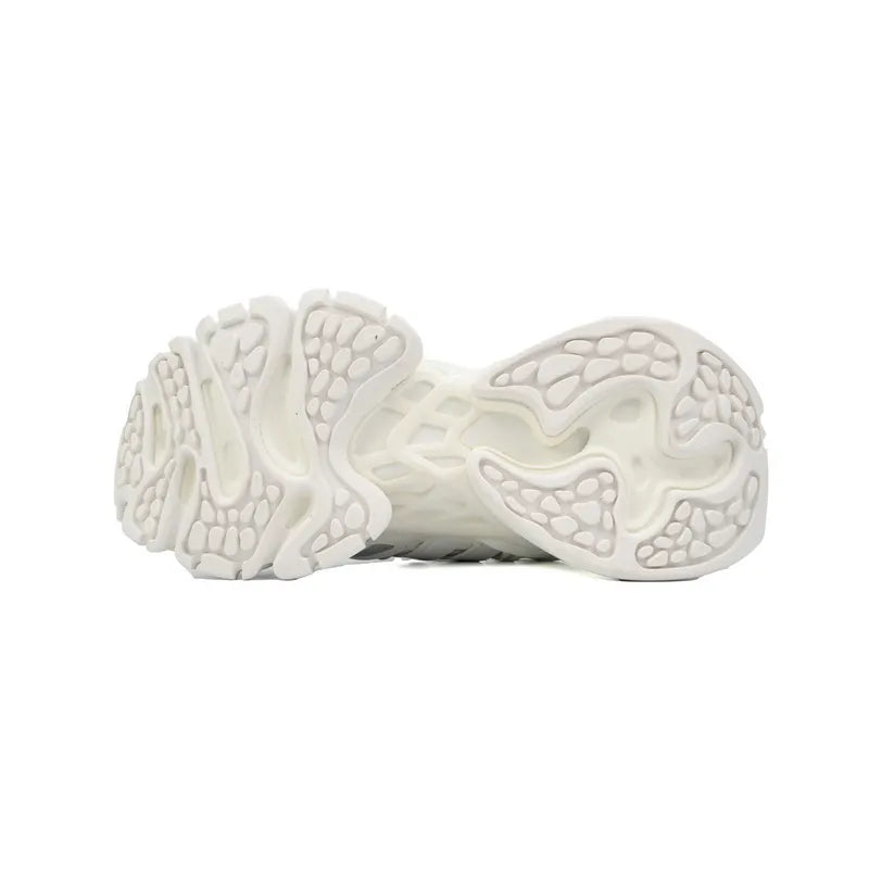 حذاء رياضي أديداس XLG Runner للنساء باللون الأبيض 606004