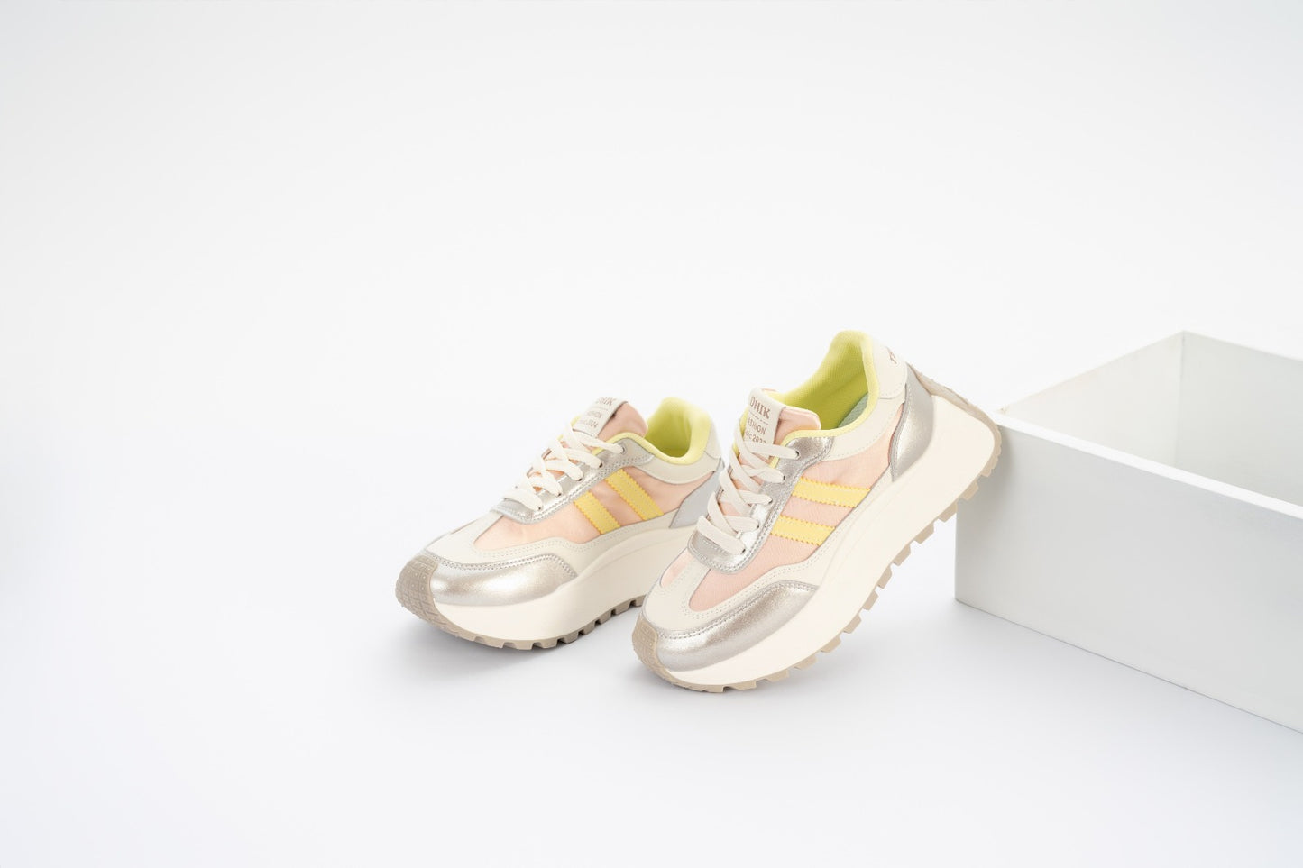 Sneakers Woman W-16 Silver&Pink