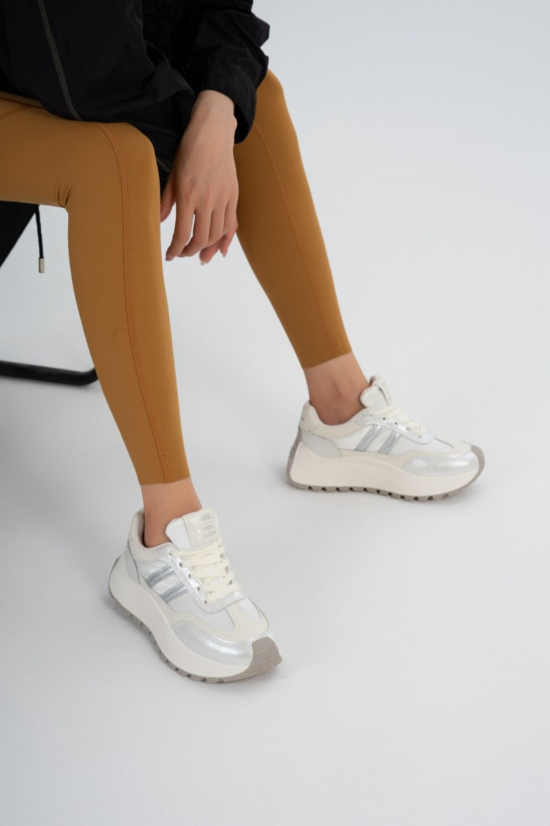 Sneakers Woman W-16 Silver