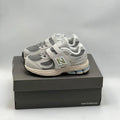 New Balance 2002 Sneakers Kids 2298 Light Gray - 4