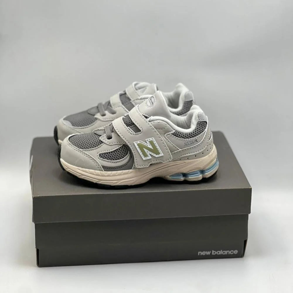 New Balance 2002 Sneakers Kids 2298 Light Gray - 4