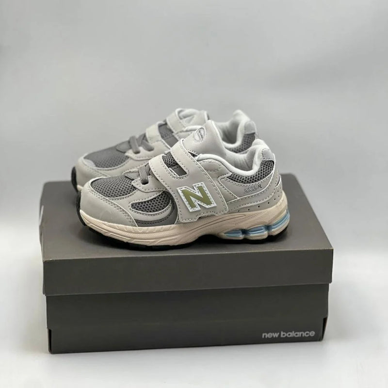 New Balance 2002 Sneakers Kids 2298 Light Gray - 4