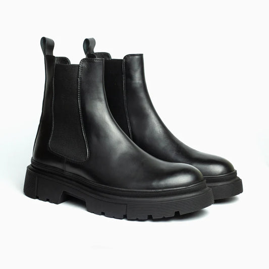 LEATHER lACE-UP BOOT WITH CHUNKY SOLE 1090 Black