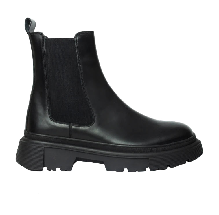 LEATHER lACE-UP BOOT WITH CHUNKY SOLE 1090 Black - 2