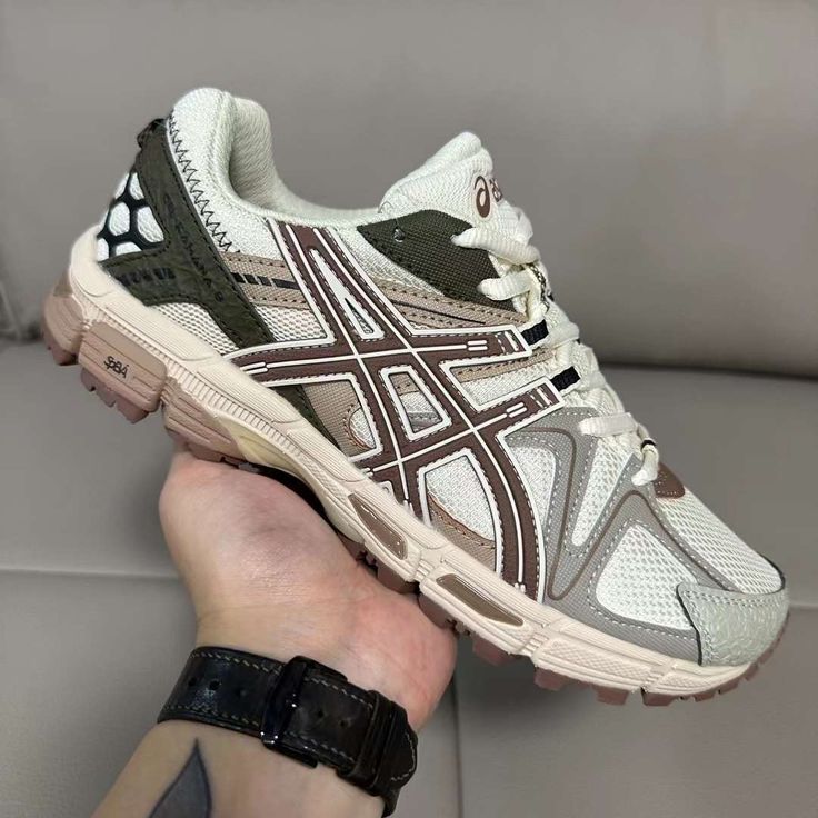 حذاء رياضي Asics Gel Kahana 8 للنساء 1011B-109 زيتوني