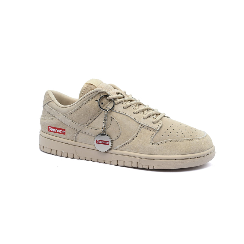 Nike Sb Dunk Low x Supreme Championes Sneakers Men FC1688-122 Beige - 1