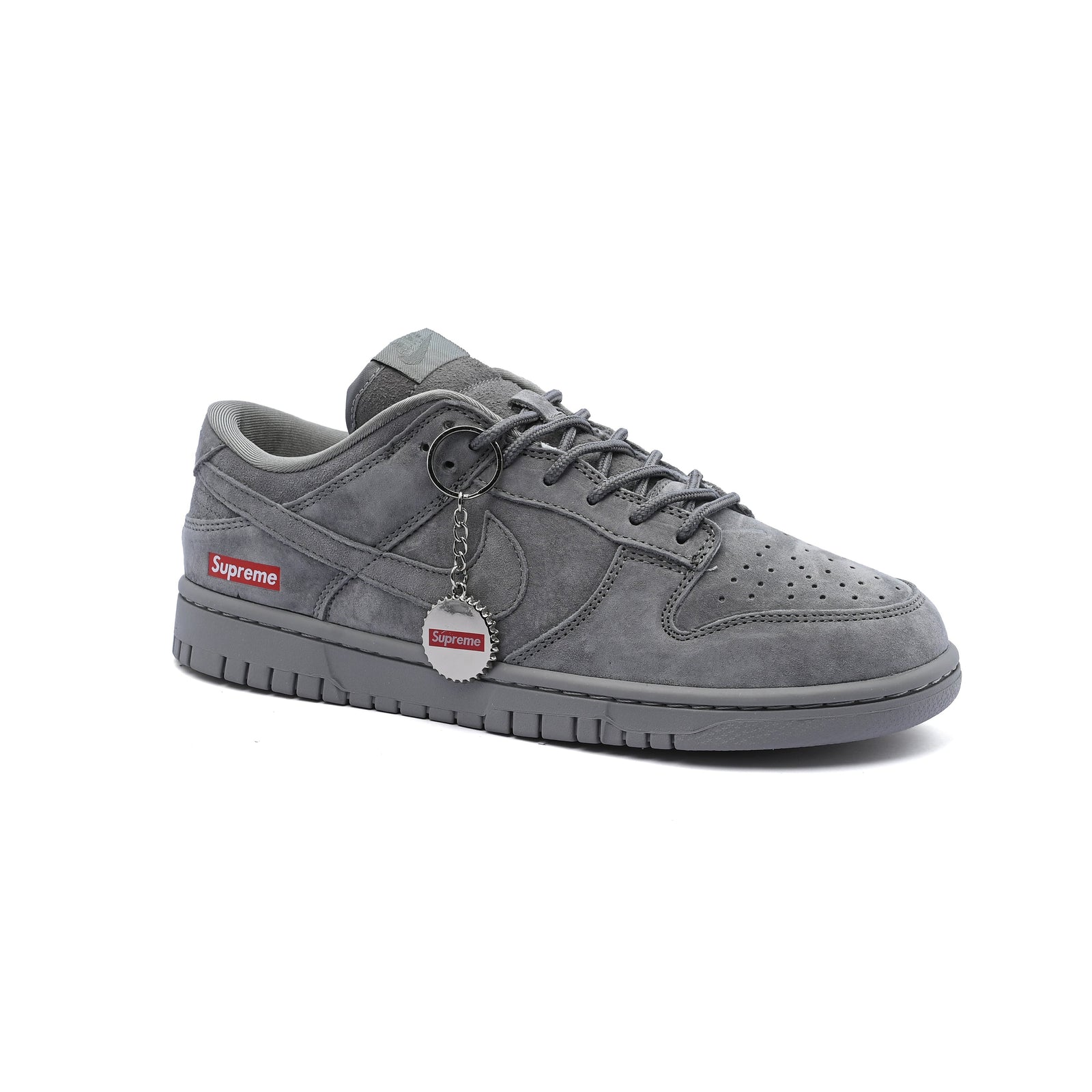 Nike Sb Dunk Low x Supreme Championes Sneakers Men FC1688-122 Gray - 1