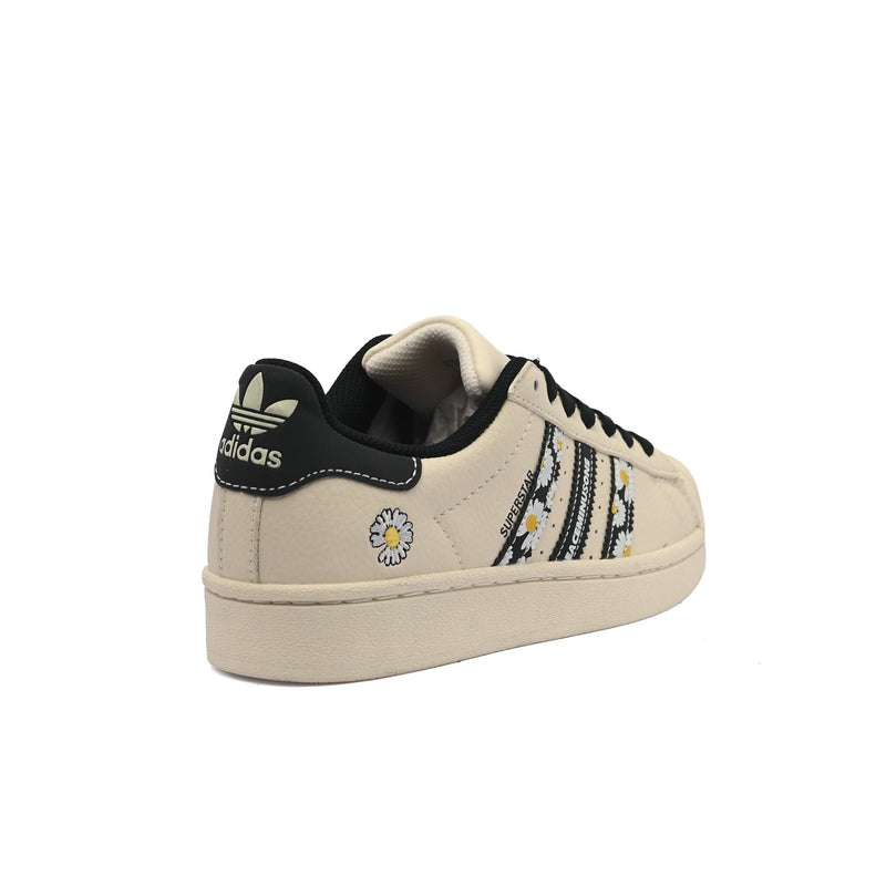 Adidas Superstar Flat Shoes with Black and White Floral Appliques woman XS0021 - 2
