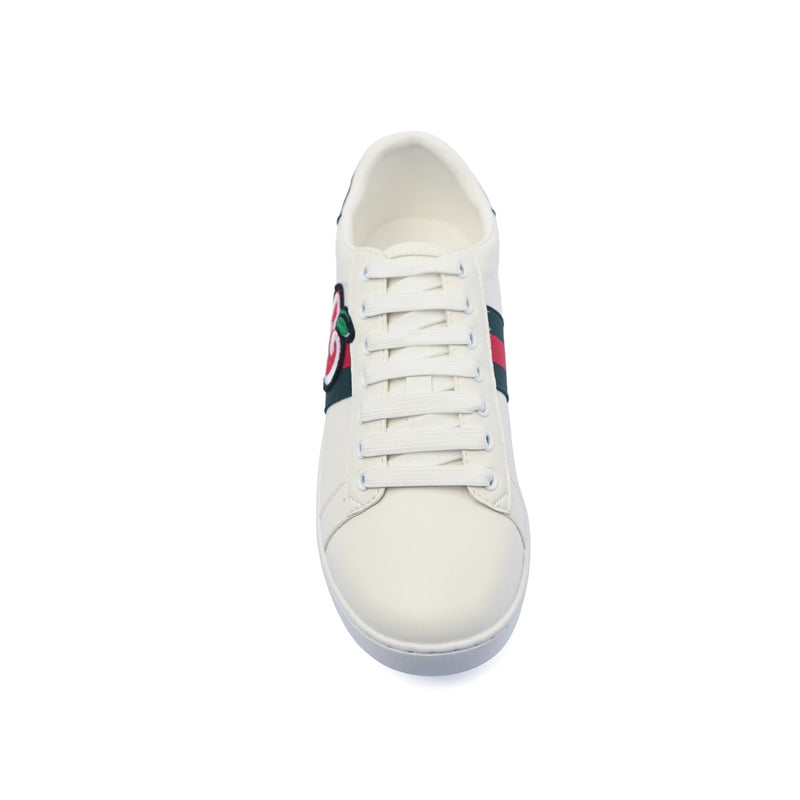 Gucci Ace Low 'GG Apple Patch' sneaker in white Woman G34087 . - 3