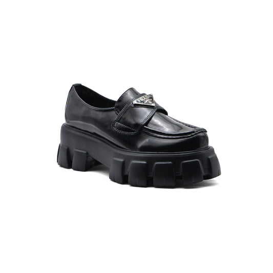 Prada Monolith Patent Leather Loafers Woman A9016 Black