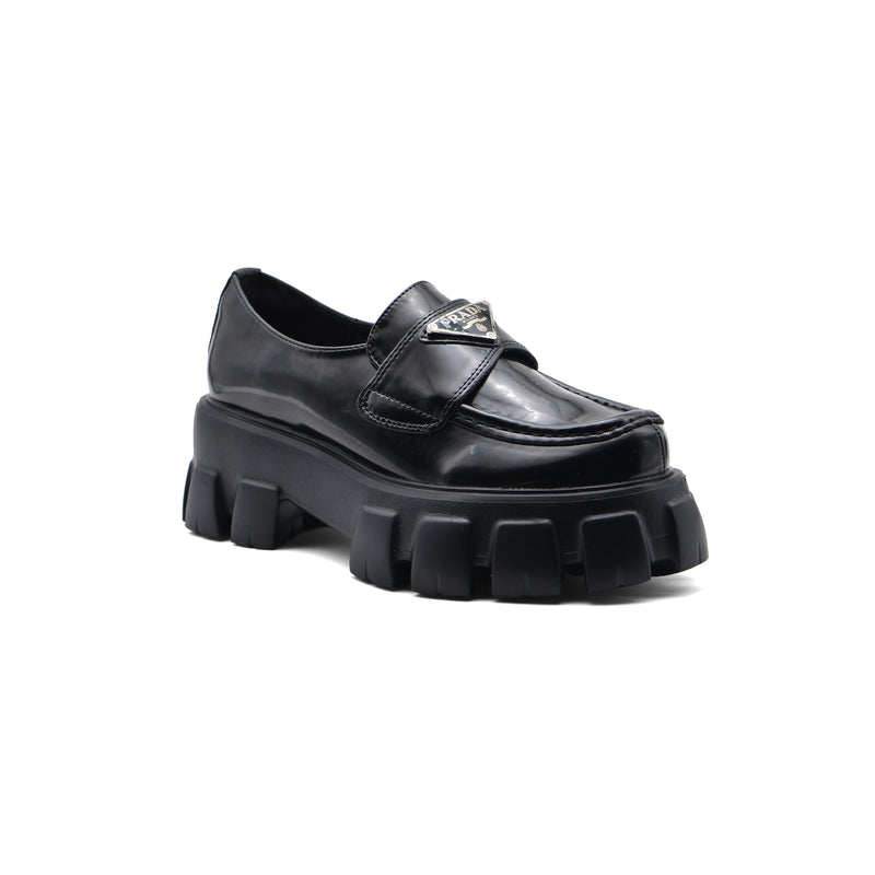 Prada Monolith Patent Leather Loafers Woman A9016 Black - 1