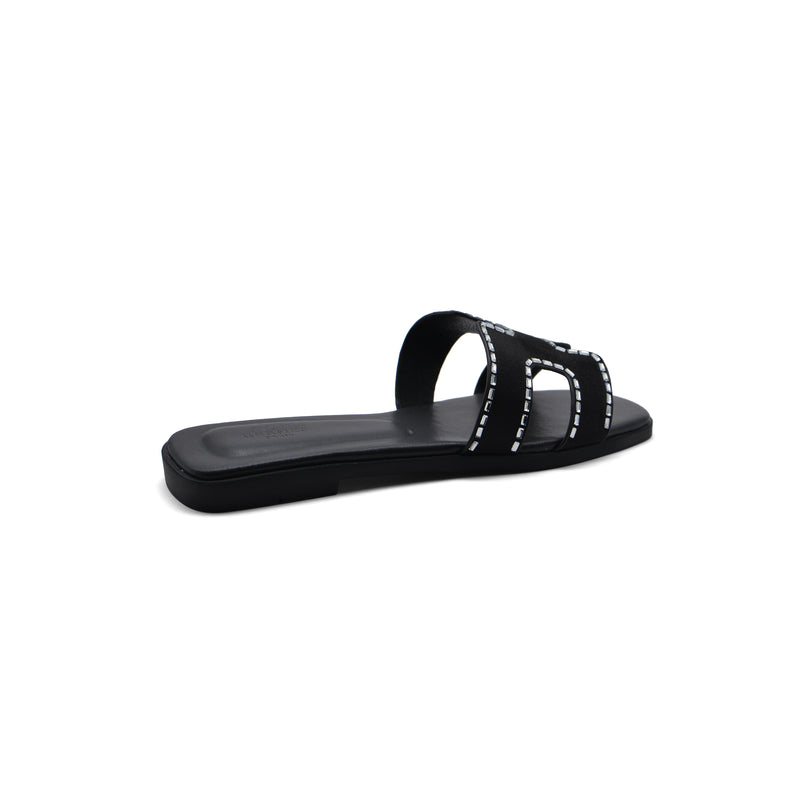 Hermes Calfskin Crystal Embellished Oran Sandals Woman H38-13 Black - 2