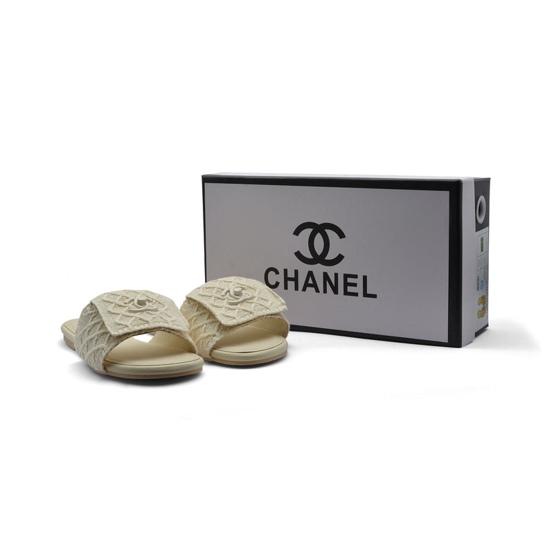 Chanel White Pearl CC Flat Slides Slipper Woman E6545 White - 4