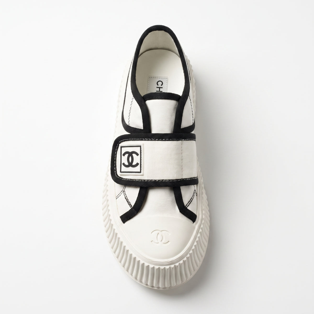 Chanel white Woman canvas platform sneaker with a black trim and a Velcro strap featuring a CC logo, styles luxury brands K0734. - 3