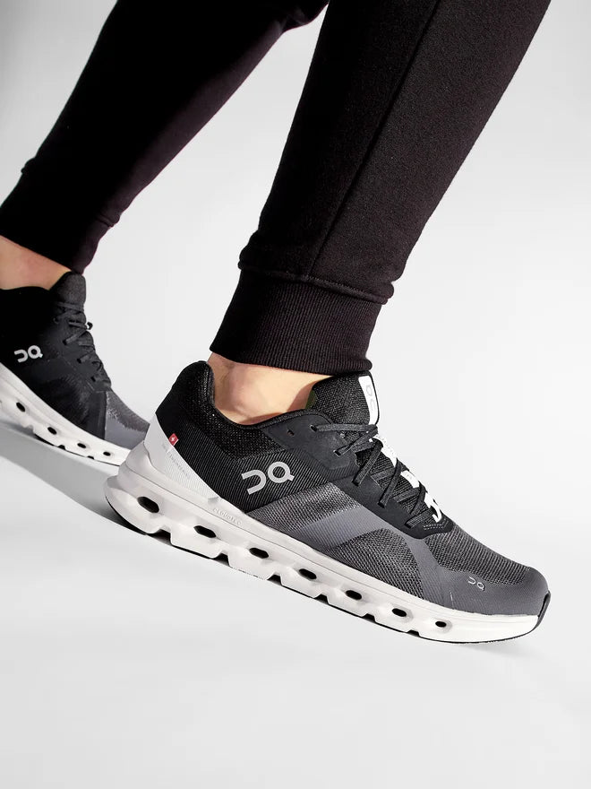 ON Running Herren Cloud Runner Sneakers 99017-W Black - 4