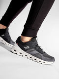ON Running Herren Cloud Runner Sneakers 98088-M Black - 4