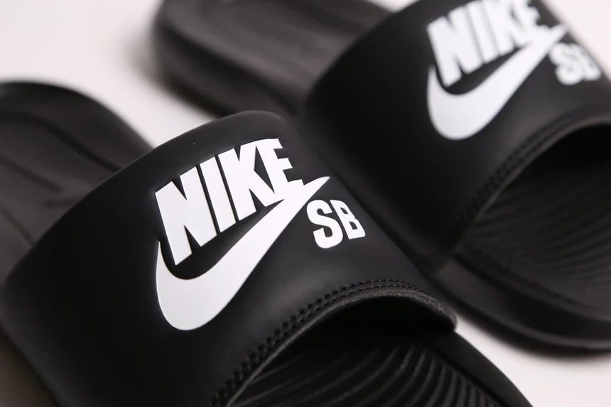 Nike Victory One Slipper for Woman 825 SB Black&White